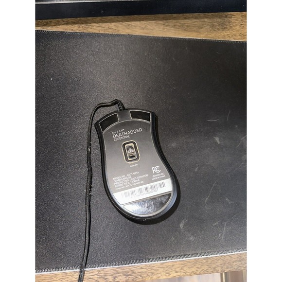 Razer DeathAdder Essential Wired Optical Gaming Mouse - Classic Black... - Picture 3 of 4